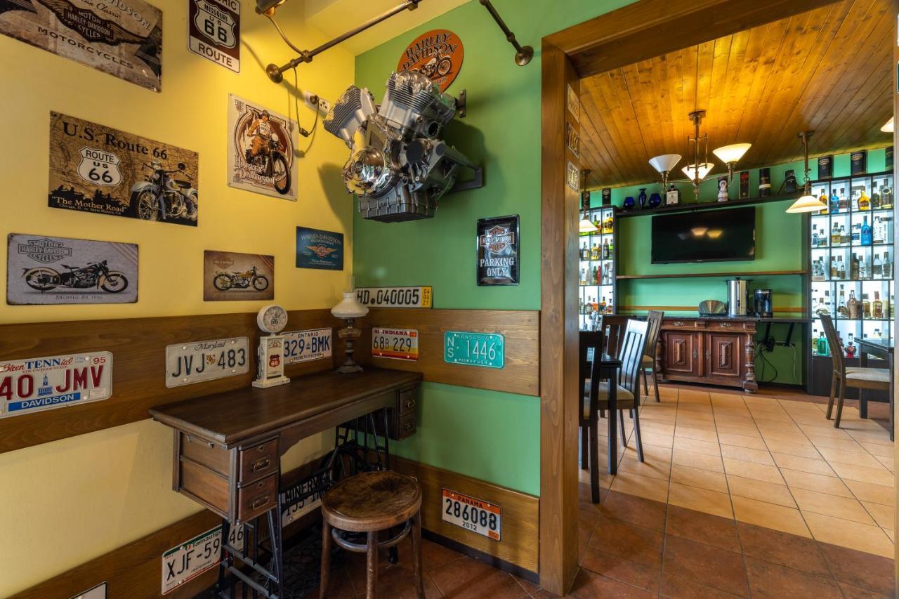 Penzion Rodos - Café Praga Esterno foto