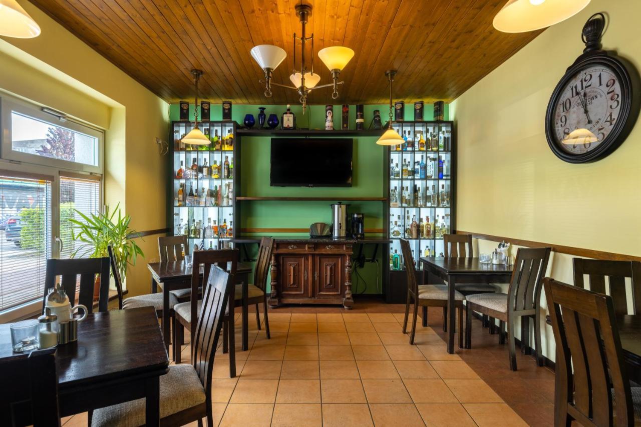 Penzion Rodos - Café Praga Esterno foto
